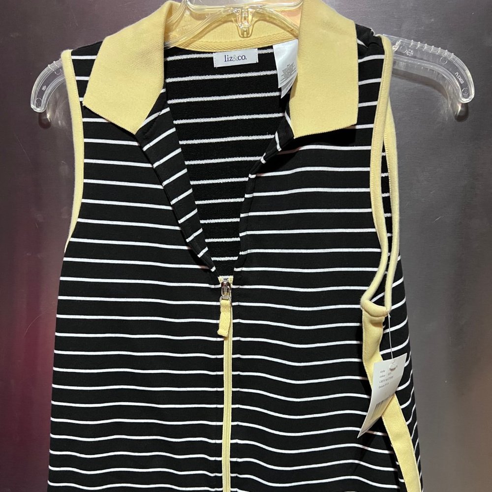 LIZ & co zipper down sleeveless sweater shirt